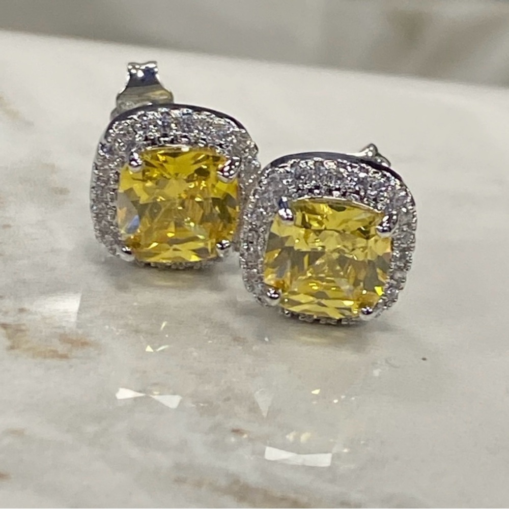 💛Yellow cushion crystal earrings